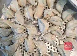 Illustration of how to make mushroom, pork and shrimp dumplings 10