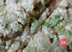 Illustration of how to make pork and winter melon dumplings 5