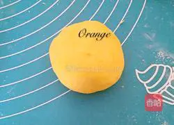 Illustration of how to make pumpkin flat steamed buns 9