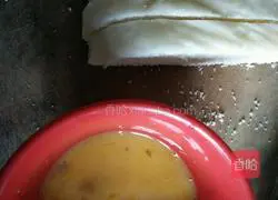 Illustration of how to make fried egg steamed bun slices 9