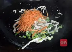 Illustration of how to make celery fried rice 6