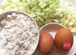 Illustration of how to make cabbage and egg pancakes 1