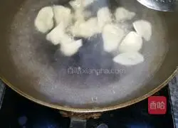 Enoki Mushroom and Pork Wonton Recipe Illustration 13