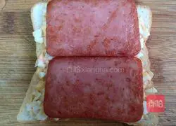 Illustration of how to make egg and ham sandwiches 5