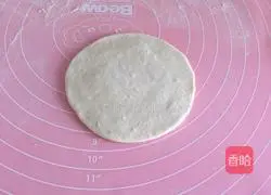 Illustration of making sauerkraut buns 7