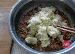 Illustration of how to cook dumplings without breaking the skin 7