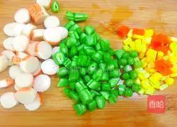 Illustration of how to make fried rice with crab meat, sticks and eggs 2