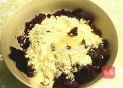 Illustration of how to make two-color steamed bun rolls 4