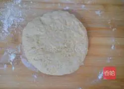 Illustration of how to make red dates, sesame and whole grain flowering steamed buns 6