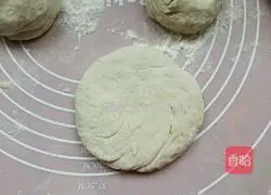 Illustration of making old-fashioned dough cakes 7