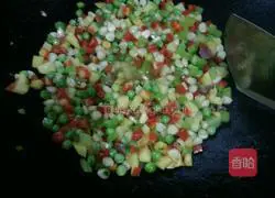 Laoganma Assorted Egg Fried Rice Recipe Illustration 5