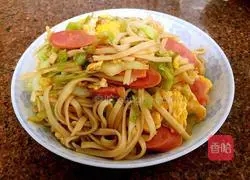 Vegetable and Egg Fried Noodles Illustration 20