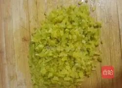 Black Illustration of how to make fungus, edamame and winter melon wontons 2