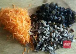 Illustration of how to make hot noodles and plain pot sticker dumplings 4