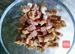 Illustration of how to make sausage and vegetable curry fried rice 2