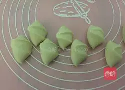 Illustration of how to make mushroom and pork dumplings 5