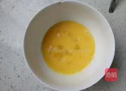 Leftover Illustration of alternative ways to eat steamed buns 3