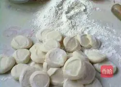 Illustration of how to make shepherd's purse dumplings 4