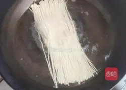 Illustration of how to make fried onion noodles 4