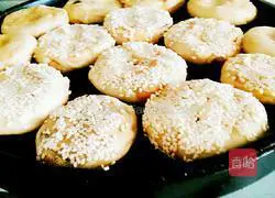 Illustration of making red bean paste cake 17