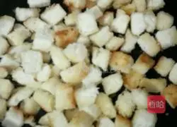  Illustration of how to make cheese golden steamed buns 3