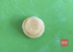 Illustration of how to make Penguin Steamed Buns 9