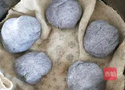 Illustration of how to make black rice steamed buns 11