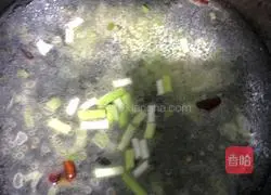  Illustration of how to make hot and sour noodles 5