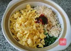 Illustration of how to make leek, egg and shrimp skin dumplings 7