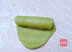 Illustration of making rose flower cake 13