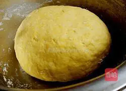 Illustration of how to make pumpkin buns 8