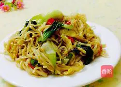 Eggs and vegetables Illustration of how to make fried noodles 10