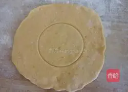 Illustration of how to make sunflower buns 11