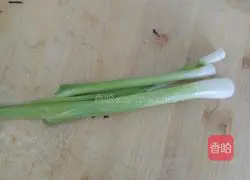 Illustration of how to make leftover porridge pancakes 3