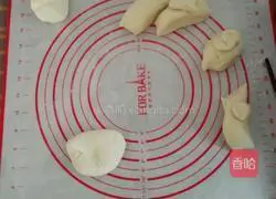 Illustration of how to make homemade low-sugar white steamed buns with bread machine 5