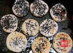 Illustration of how to make sesame honey bean cake 8