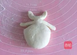 Illustration of how to make cute cow steamed buns 10