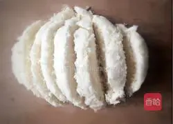 Salad steamed bun slices Illustration of how to do it 2