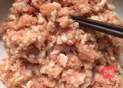 Illustration of how to make dumplings stuffed with pork and chives 3