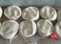 Baozi...Alfalfa egg vermicelli filling recipe illustration 12