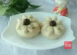 Illustration of how to make flower steamed buns 12