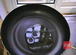 Laoganma's shredded pork fried rice recipe illustration 3