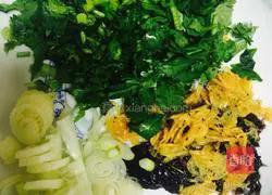 Pork Wontons (Strong Soup Version) Recipe Illustration 3