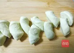 Illustration of how to make lettuce and pork dumplings 13