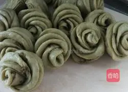 Illustration of how to make spinach and rose roll fancy steamed buns 13