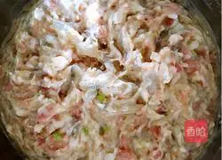 Illustration of how to make shrimp wontons 4