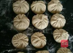 Illustration of how to make meat buns 10