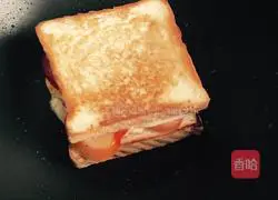 Illustration of how to make American ham and cheese sandwich 3