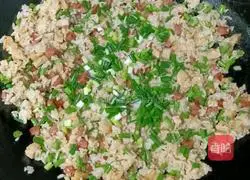 Illustration of how to make meatballs, beans and fried rice 15