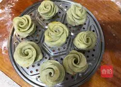 Illustration of how to make linseed oil flower rolls 6